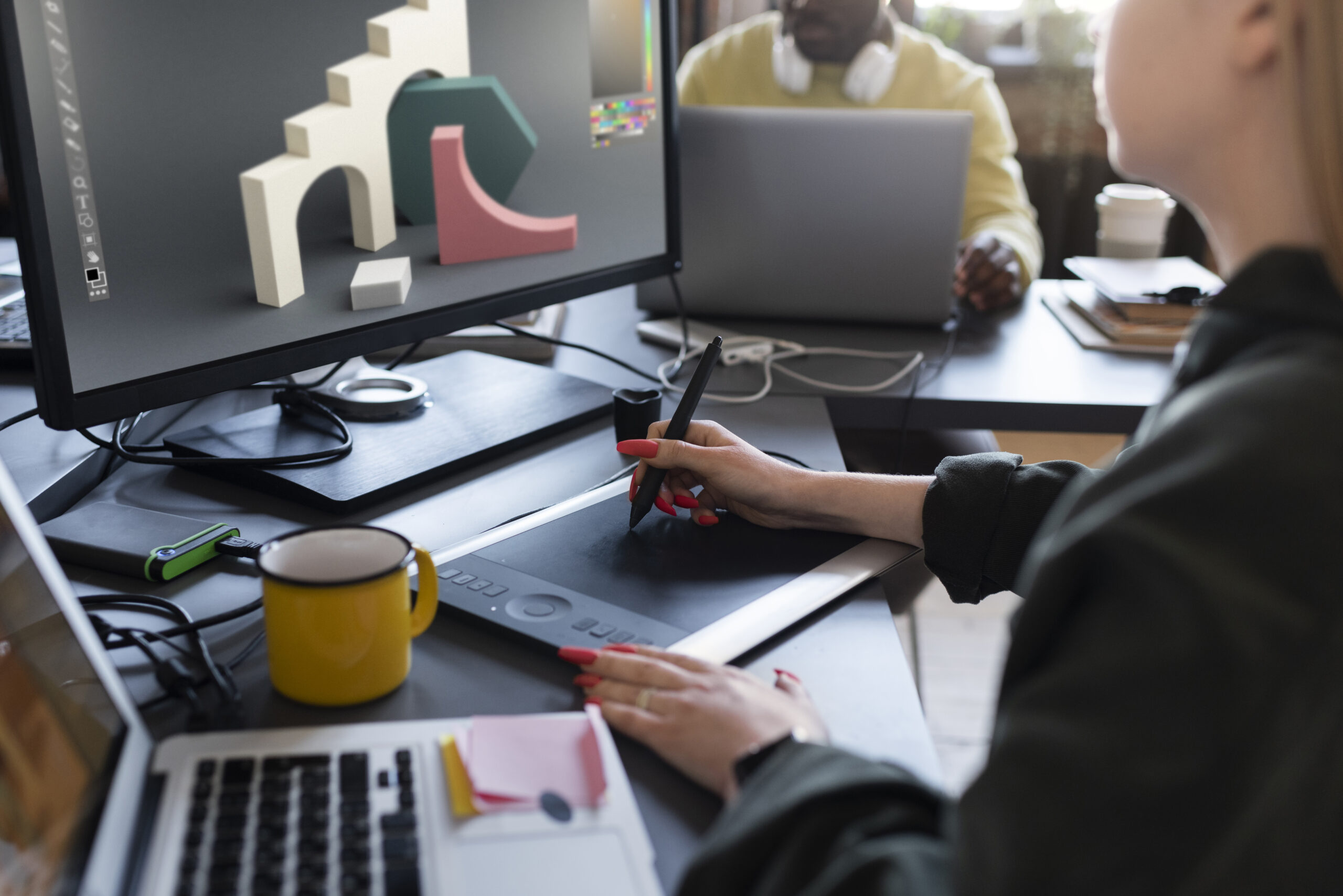 Etudiante travaillant sur un projet.